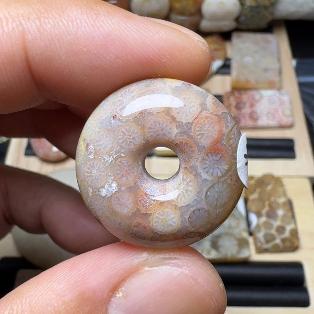 硅化玉纯天然色有机玉石保真色未镶嵌面包扣