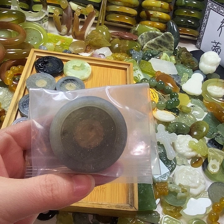 旭***^蛇纹石玉未镶嵌颈饰