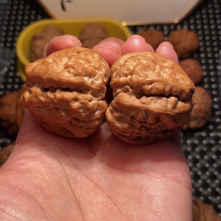 夜***月把件文玩核桃一线天开背蛙王