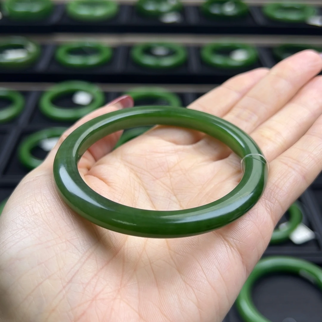 和田玉（碧玉）未镶嵌手镯