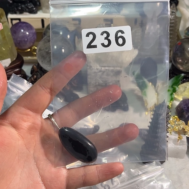 未镶嵌水晶大型摆件（非配饰）