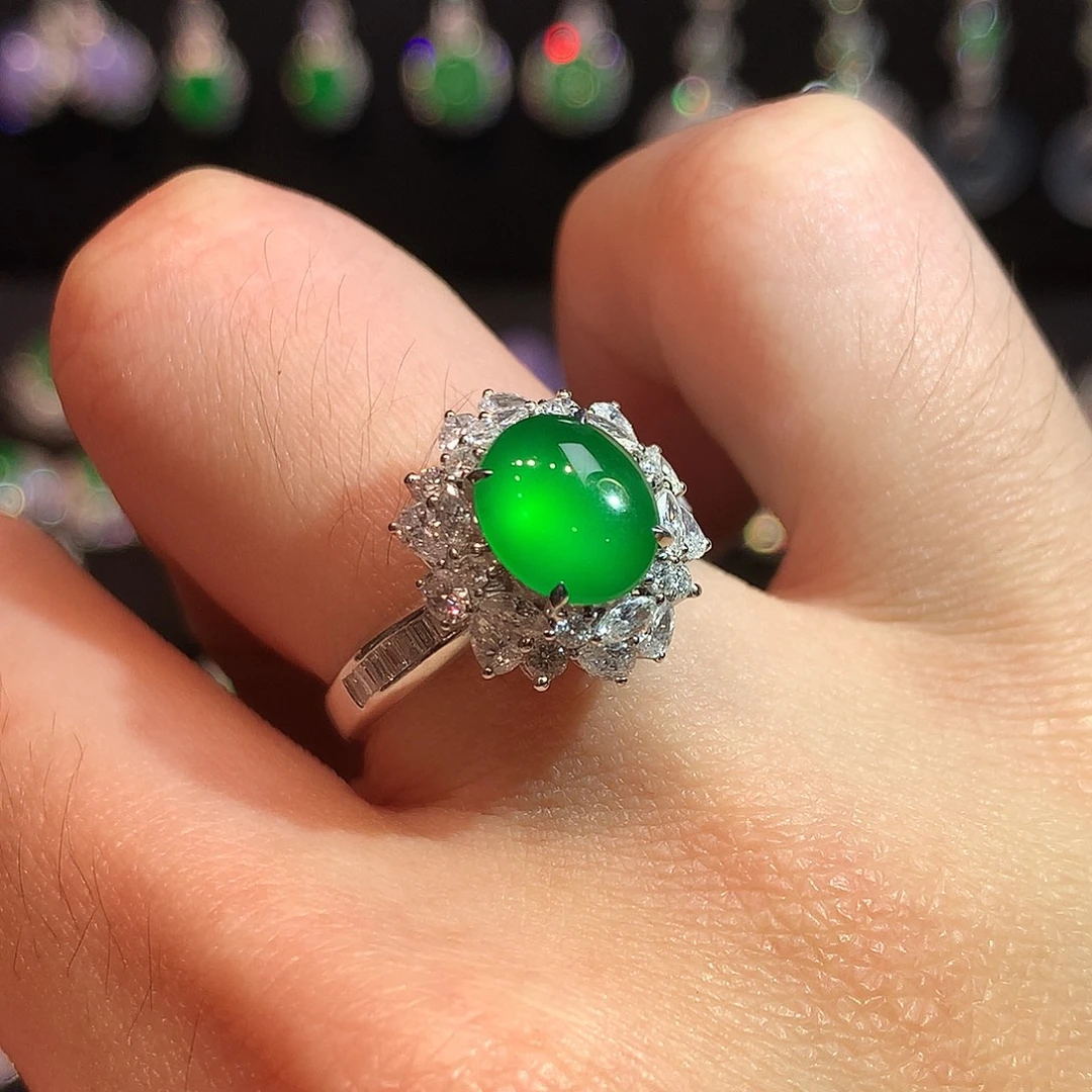 翡翠18K金镶嵌戒指龙石种满绿蛋面戒指