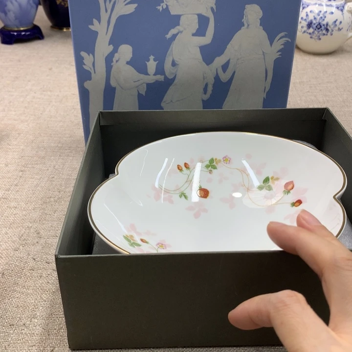 瓷片这些都是我们自己