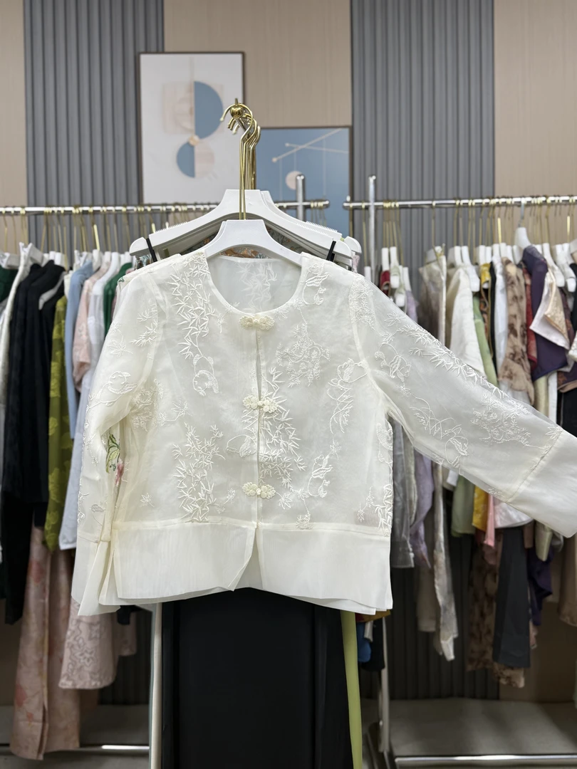 新中式国风立领盘扣重工刺绣提花外套宋锦春夏新款防晒薄款上衣女