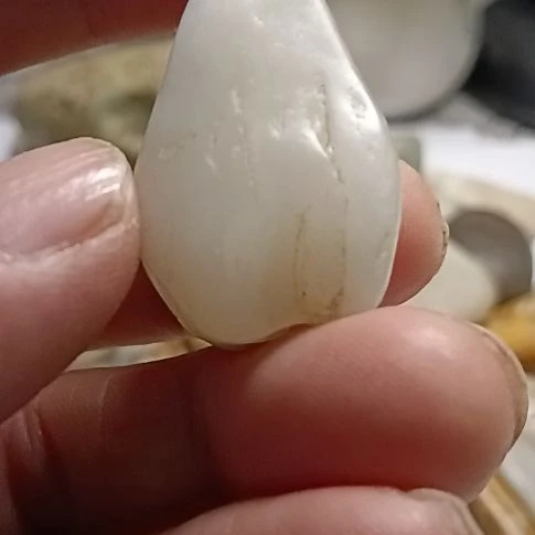 和田玉（糖玉）未镶嵌珠宝奇石