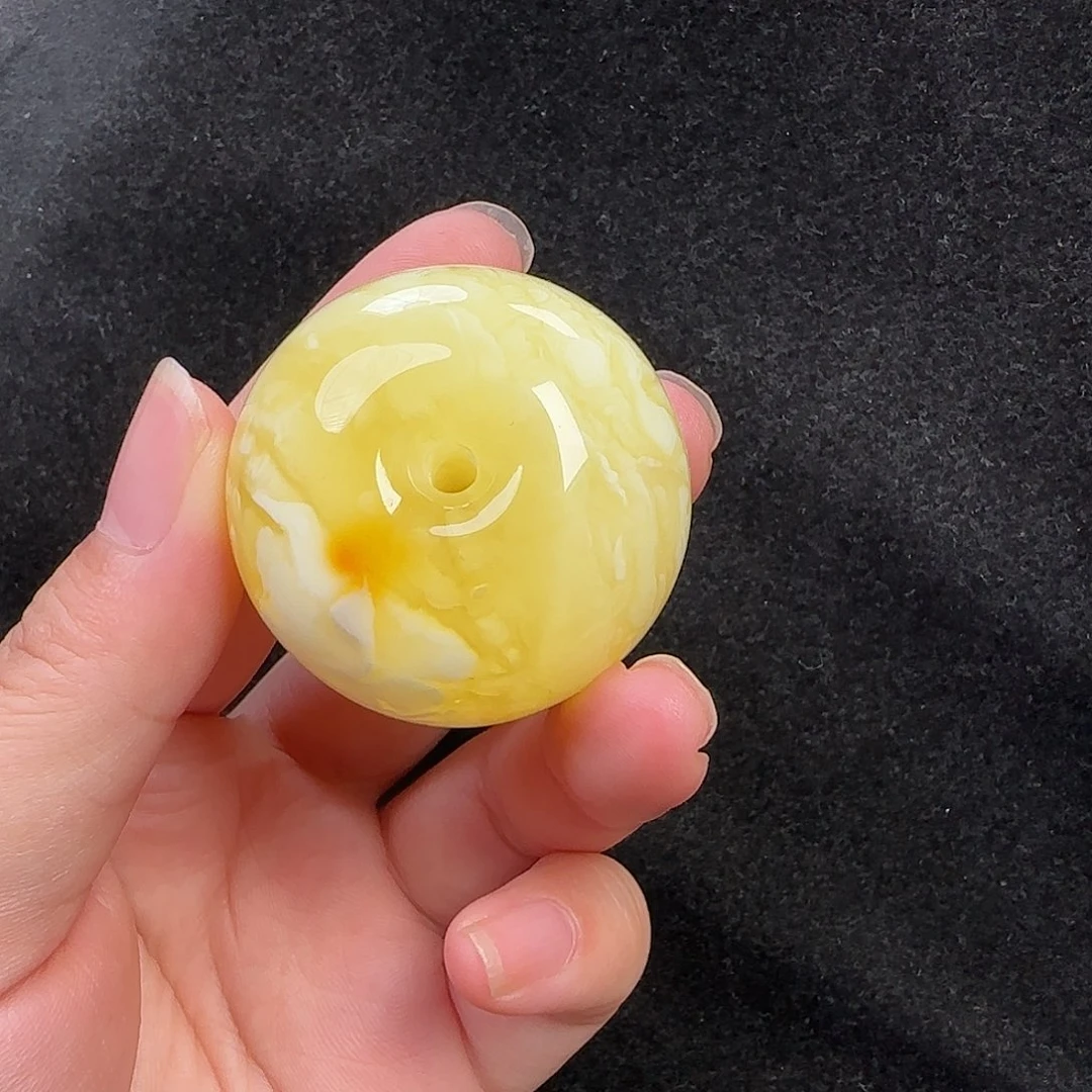 蜜蜡未镶嵌珠宝奇石