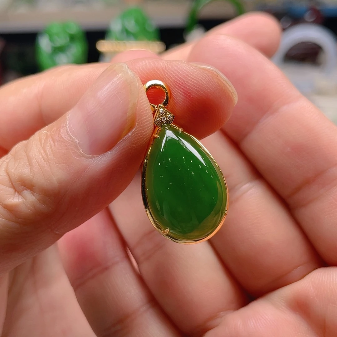 和田玉（碧玉）18K金镶嵌颈饰