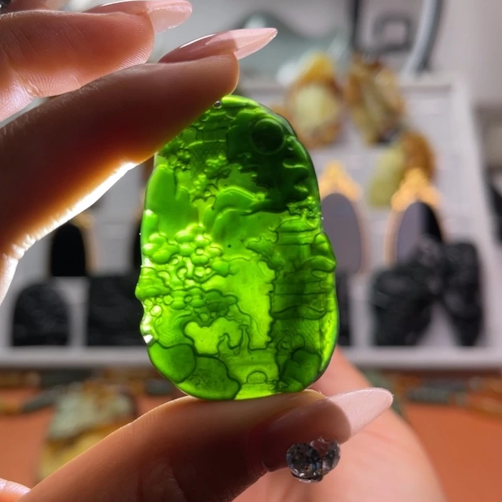 蛇纹石玉未镶嵌颈饰