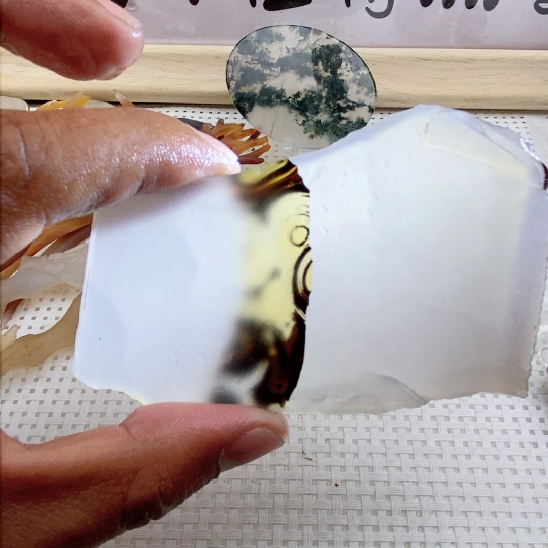 玛瑙/玉髓颈饰未镶嵌红**石