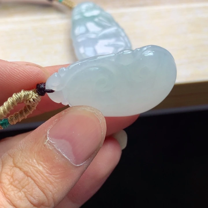 翡翠未镶嵌颈饰吊坠