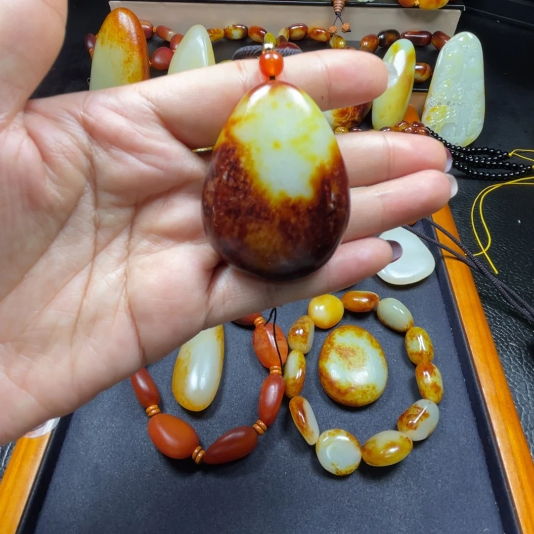 颈饰未镶嵌和田玉