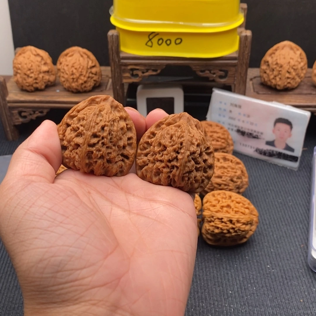 懒***弹核桃文玩核桃手把件