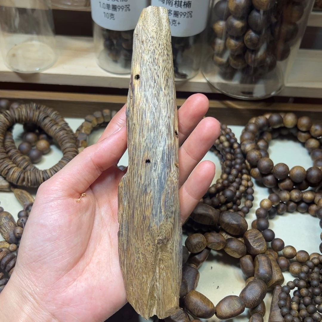 沉香碎屑沉香白露虫漏