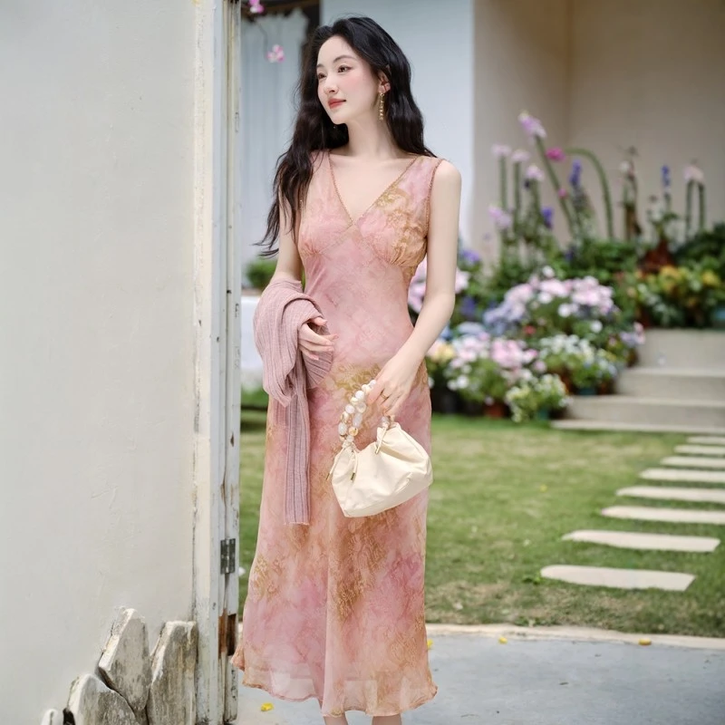 超好看新中式高级感气质粉色吊带连衣裙夏日绝美海边度假沙滩长裙