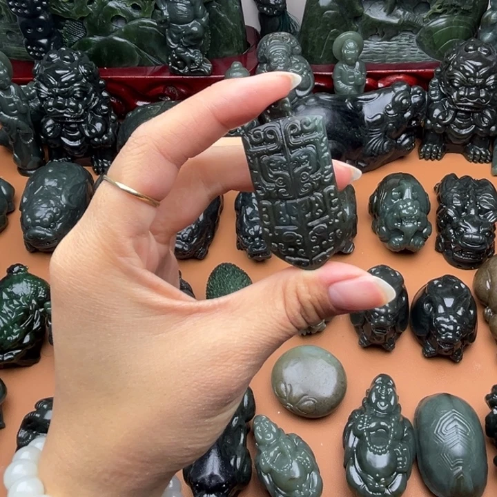 和田玉（糖玉）未镶嵌摆件