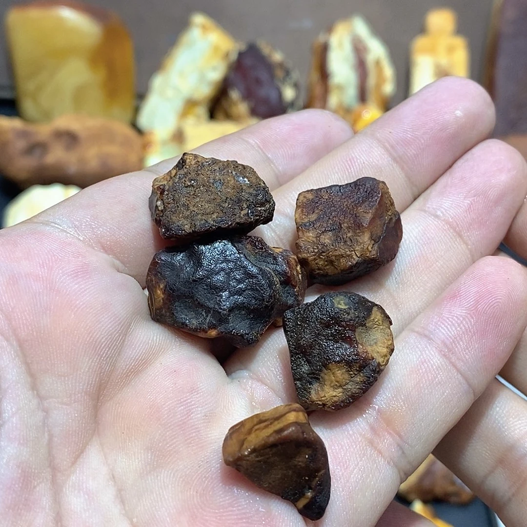 缪***e定制琥珀蜜蜡原石定制