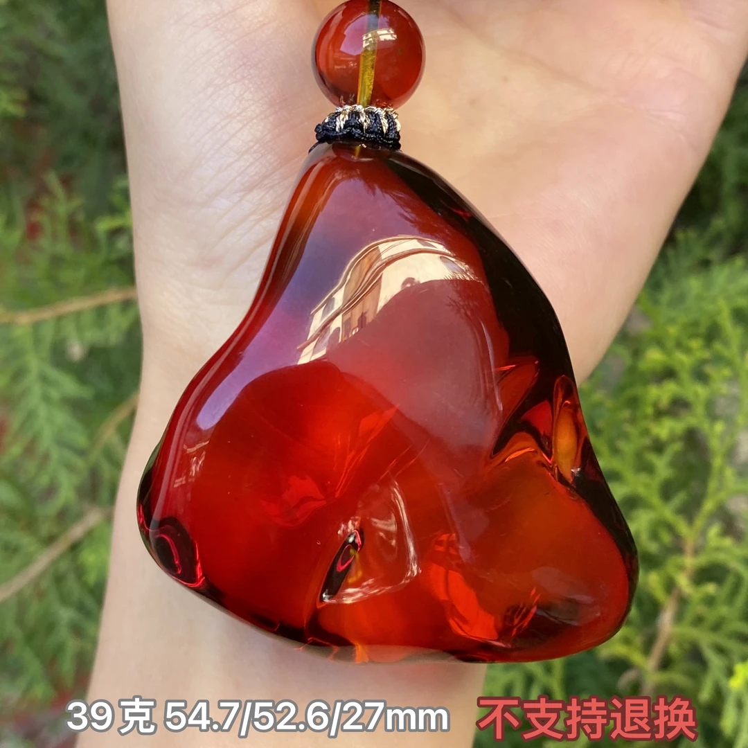 【小伊琥珀】39克净水玻璃种血珀吊坠「不退换」