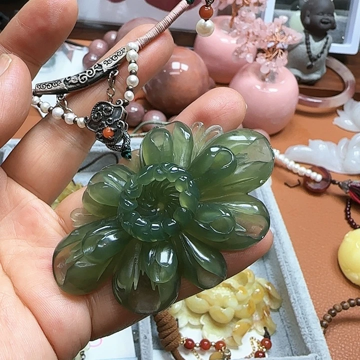 蛇纹石玉颈饰未镶嵌?*?