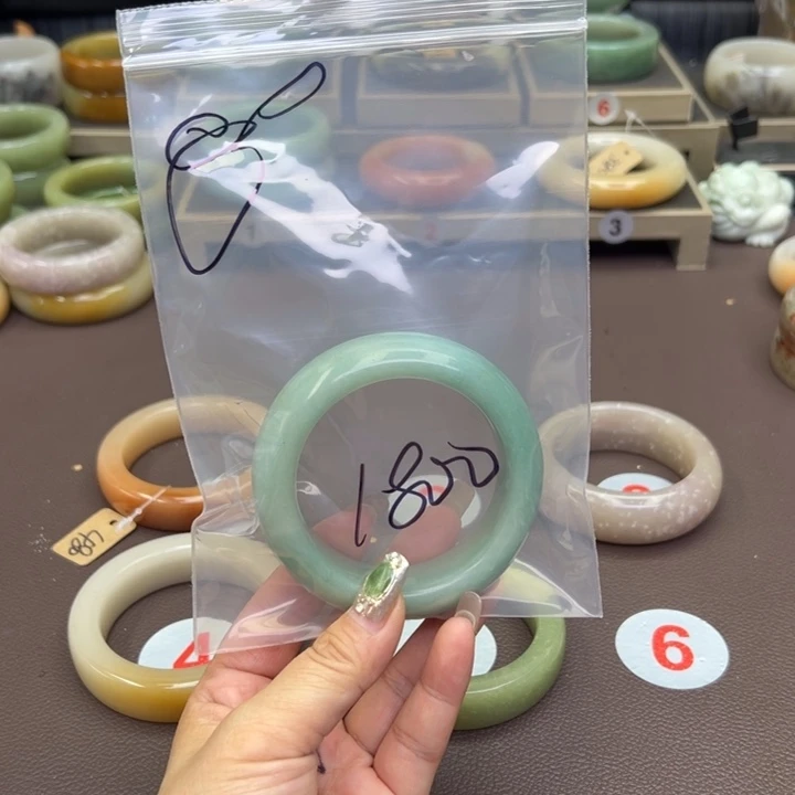 石英质玉未镶嵌手镯?*?