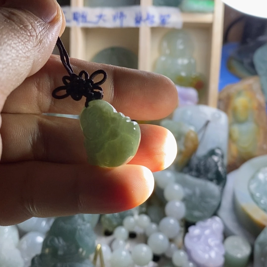 翡翠颈饰未镶嵌翡