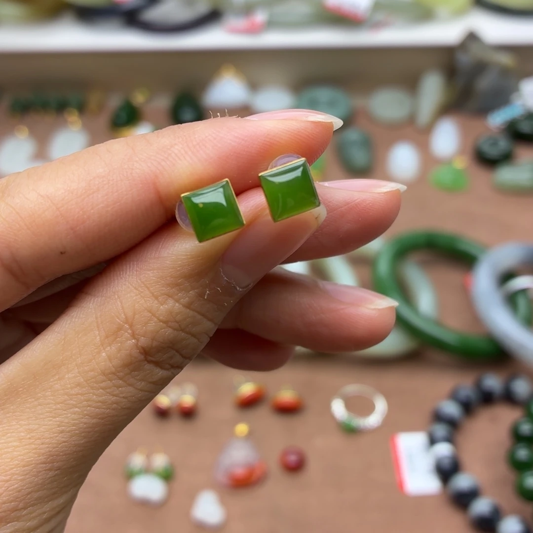 和田玉18K金镶嵌耳饰