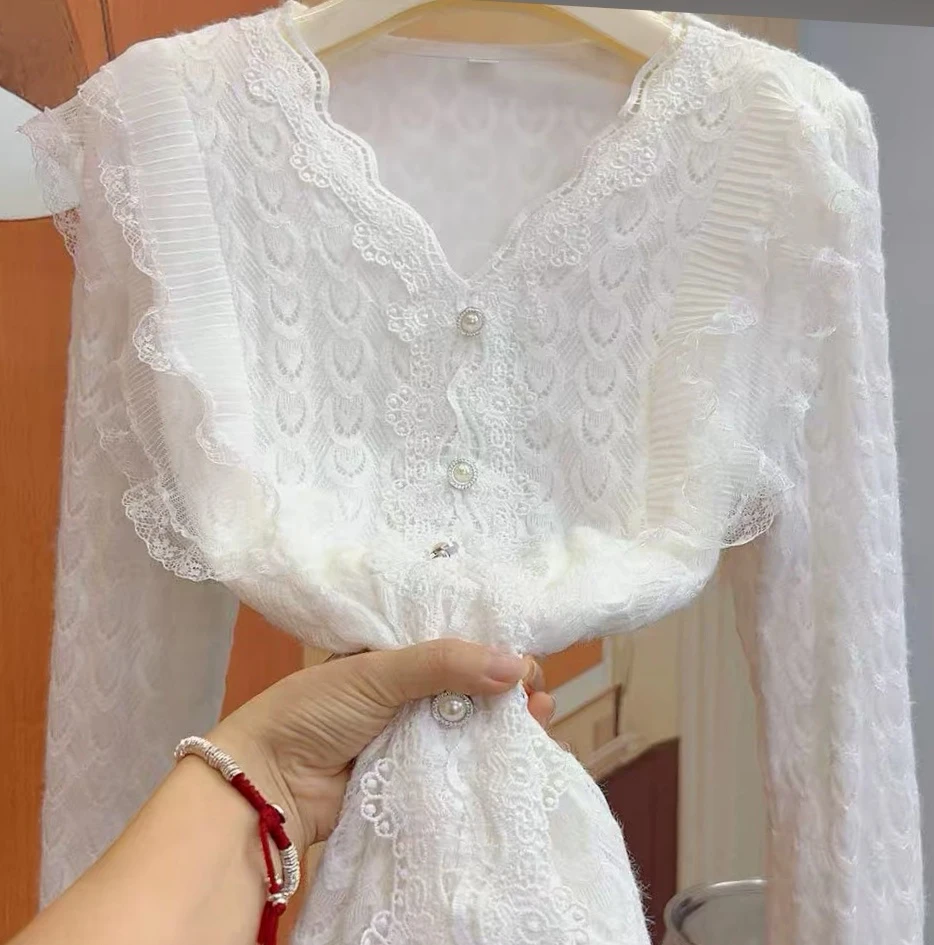 凤尾花V领蕾丝长袖衫宽松百搭秋冬加绒保暖女士上衣气质显瘦镂空