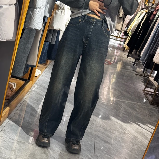 麦寻的专柜 25新品加绒加厚的直筒裤腿略微收一点点