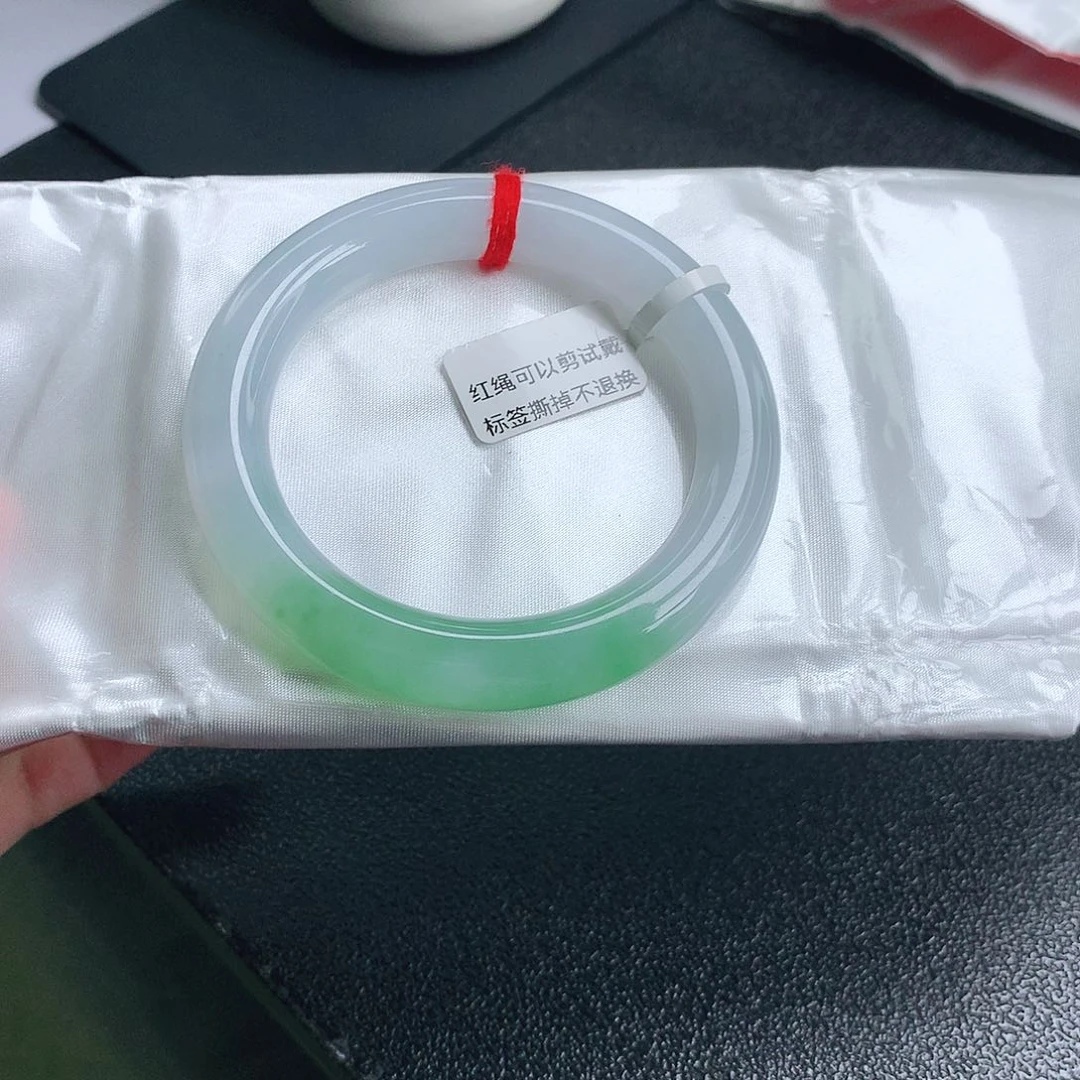 翡翠手镯（圆镯）未镶嵌冰胶甜阳绿37