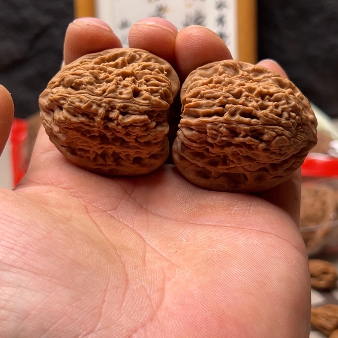 风***起把件文玩核桃南疆40黄点