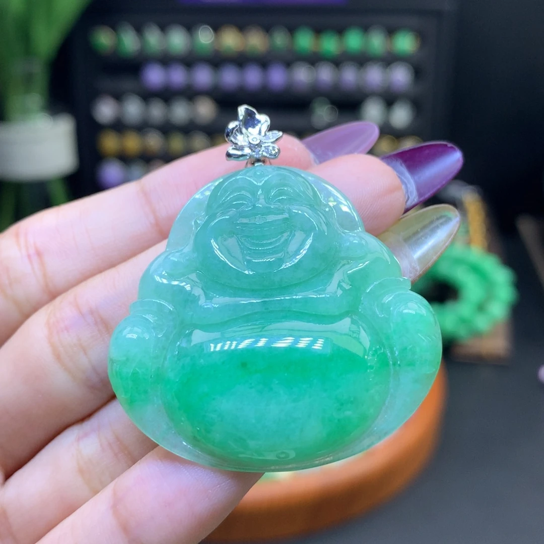 颈饰18K金镶嵌翡翠