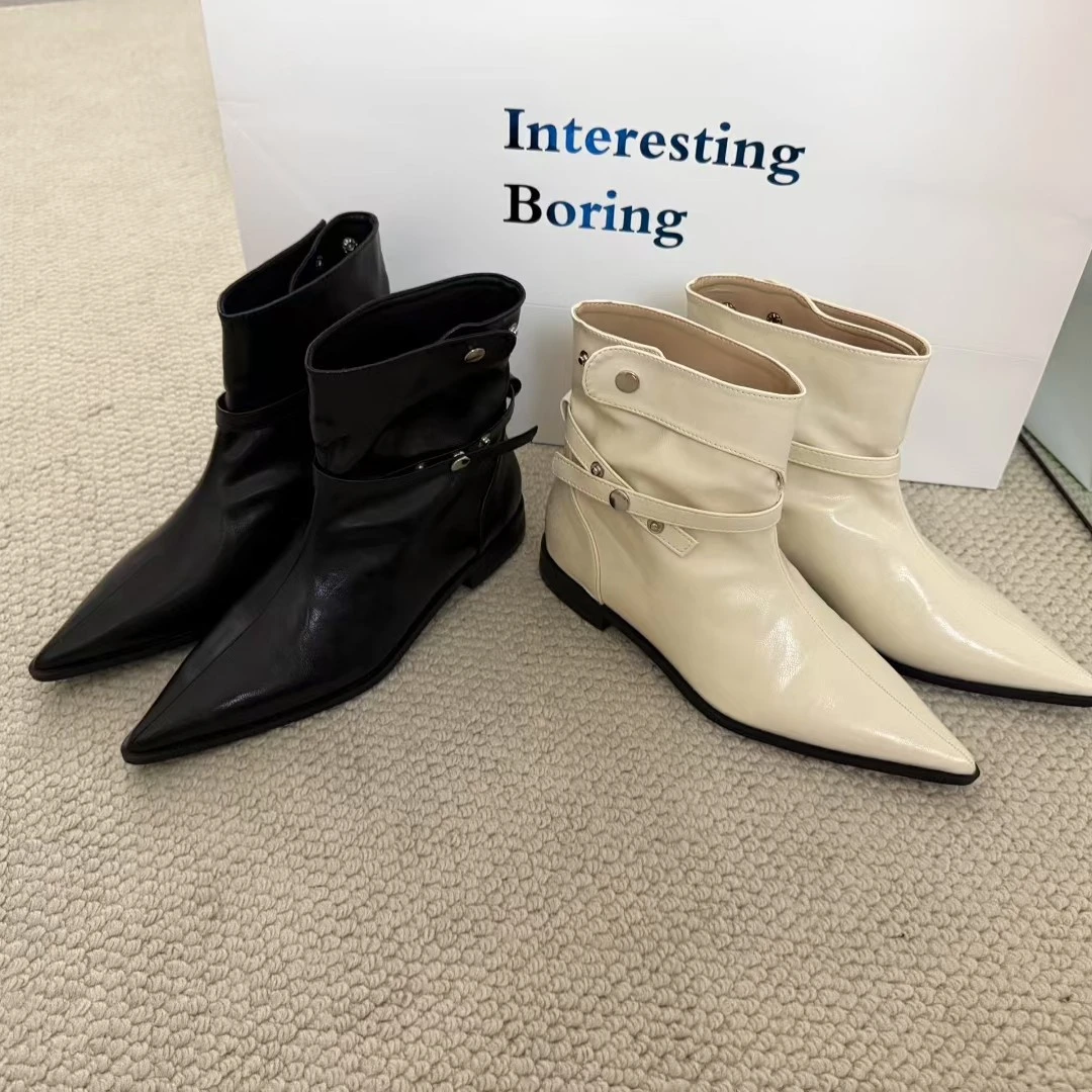 2025新款时尚方头粗跟弹力靴百搭短筒配裙子小众设计感时尚马丁靴