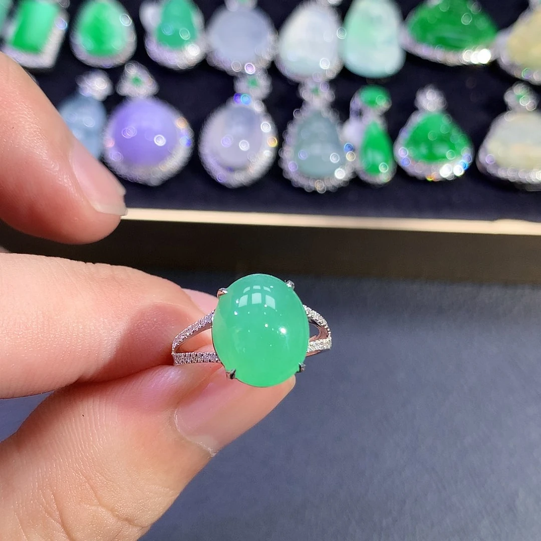 翡翠戒指18K金镶嵌
