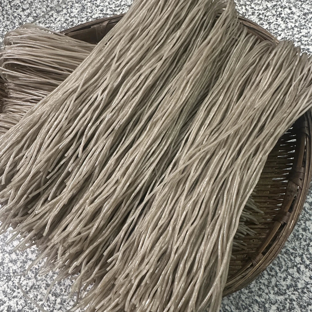 四川宜宾兴文手工红薯粉条自然晾晒适合火锅炖菜的农家美食