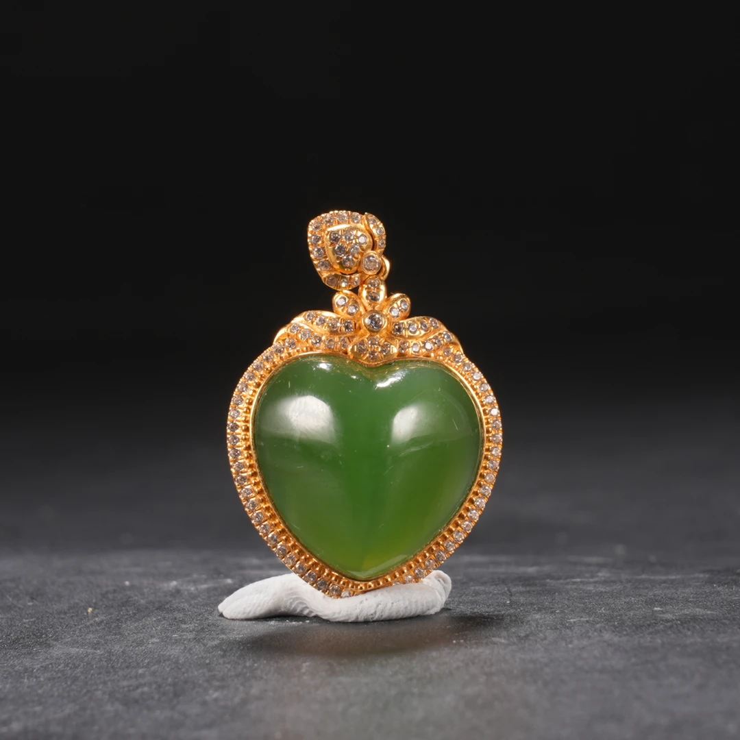 lot13和田玉碧玉挂坠/保利拍卖