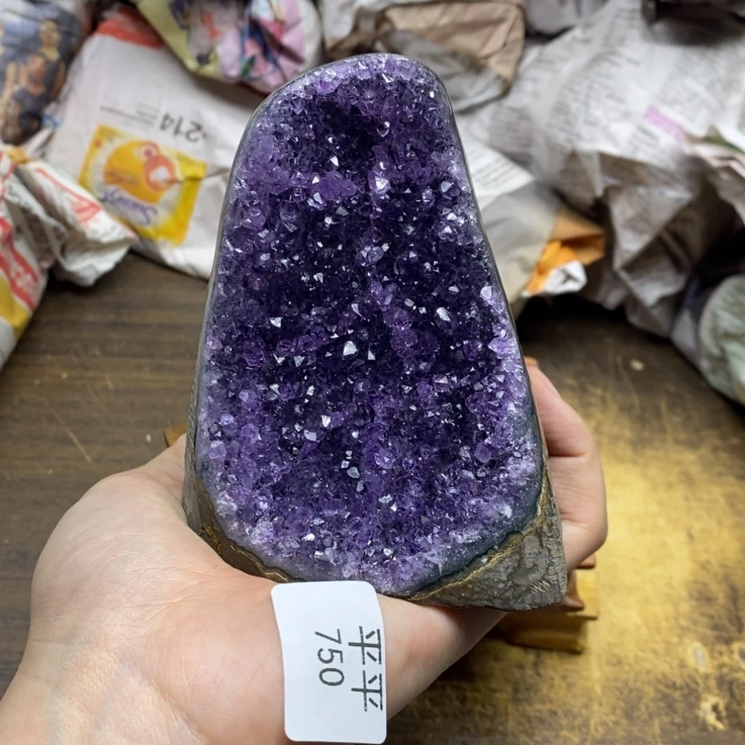 紫晶乌拉圭未镶嵌