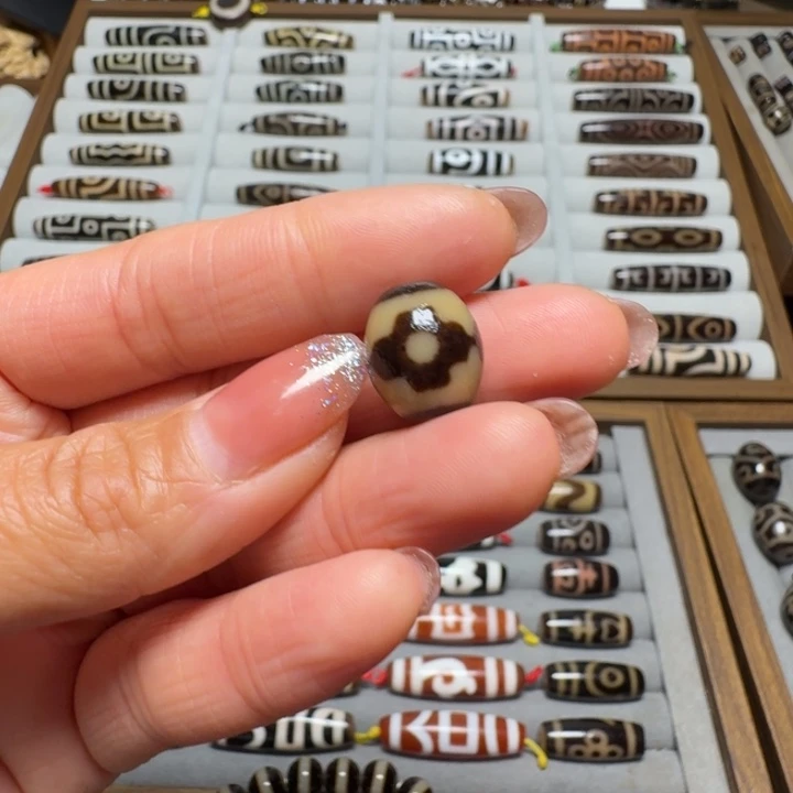 生***I玛瑙/玉髓未镶嵌颈饰