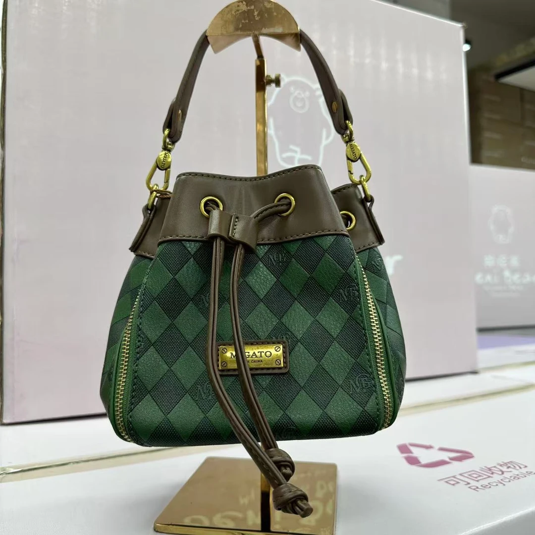 《WW》秋冬百搭新款时尚潮流简约手提单肩斜挎包5026