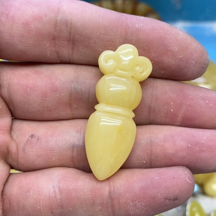 蜜蜡裸石未镶嵌吊坠