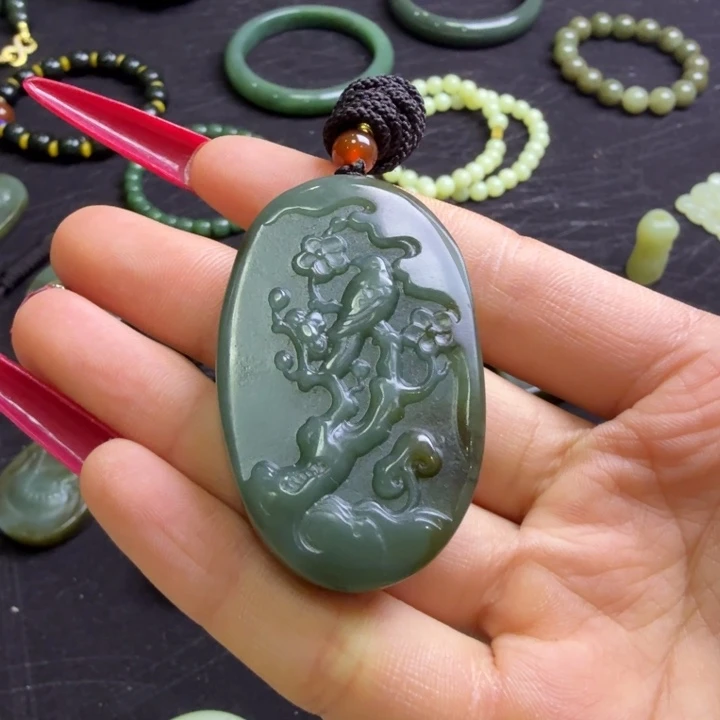 和田玉（糖玉）未镶嵌颈饰