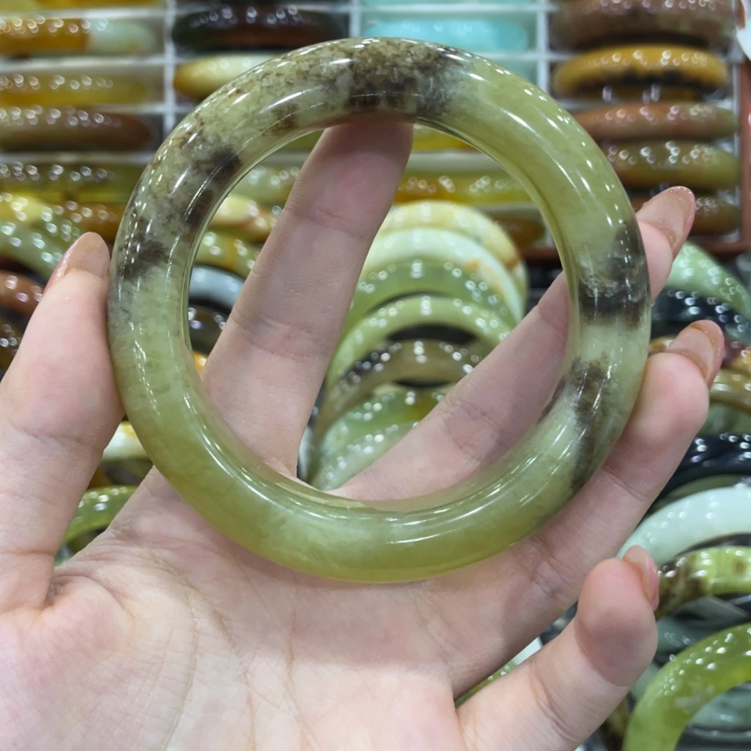 蛇纹石玉未镶嵌手镯