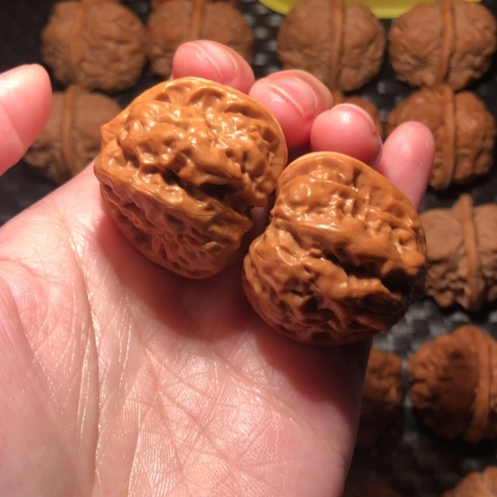 文玩核桃把件四深开35