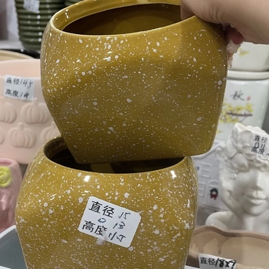 多肉绿植陶瓷花盆9.9包邮，有孔