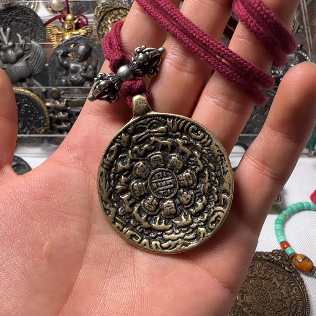 小***张玻璃颈饰啊啊啊啊啊啊