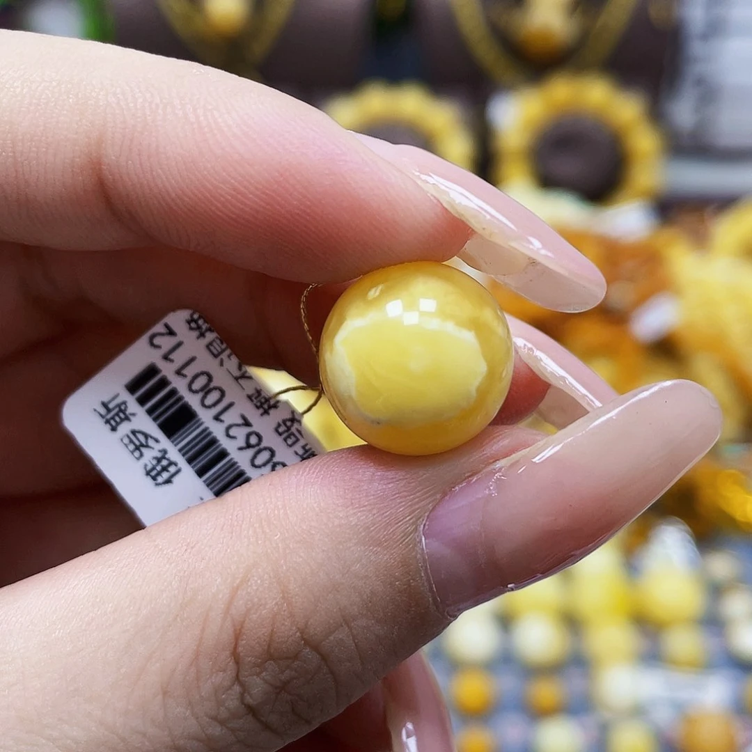 未镶嵌琥珀珠宝奇石14mm满蜡瓷白.瑕