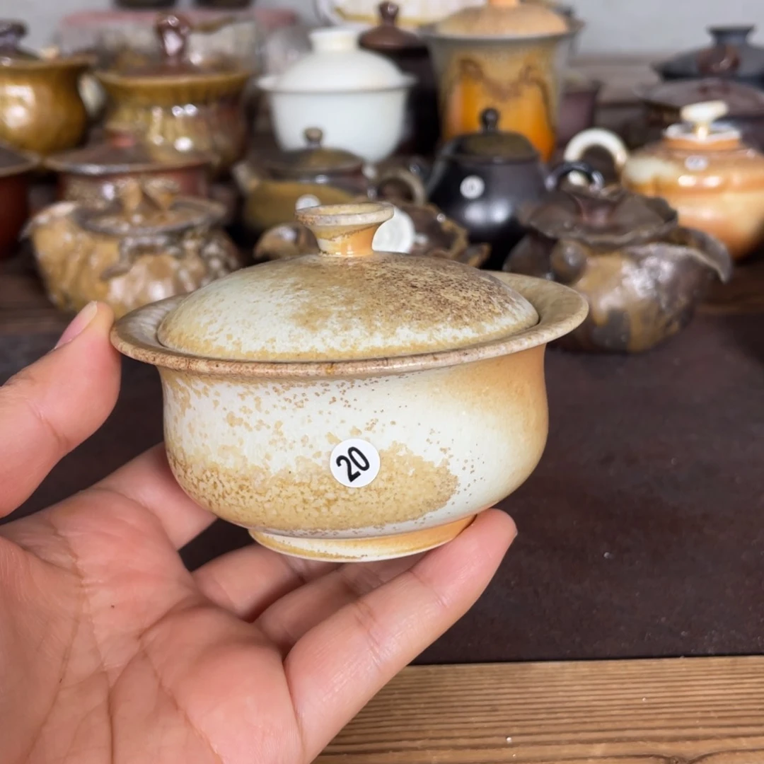 20盖碗柴烧。  中白