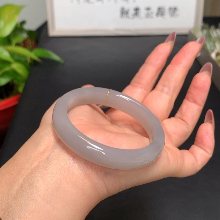 和田玉手镯未镶嵌52