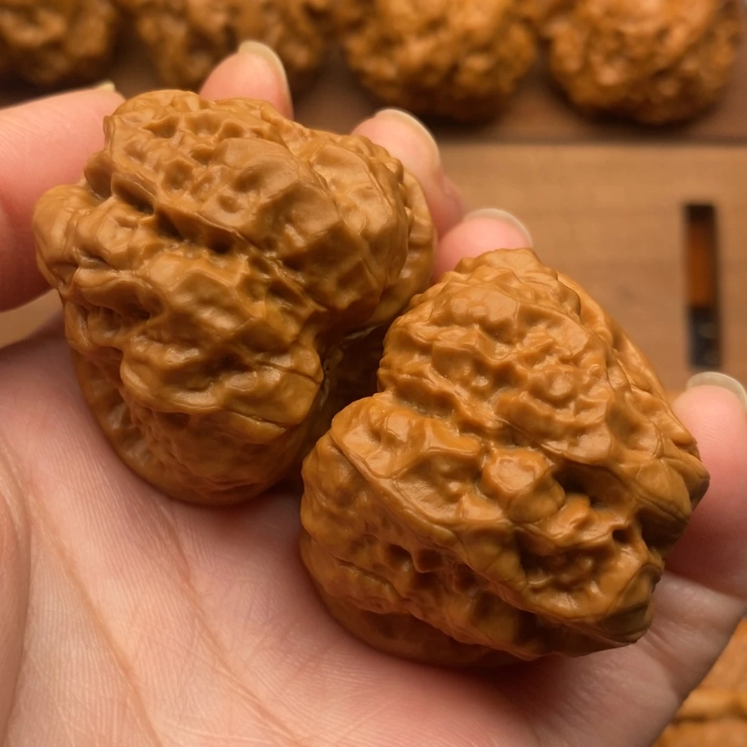 文玩核桃把件杨**。边41左右