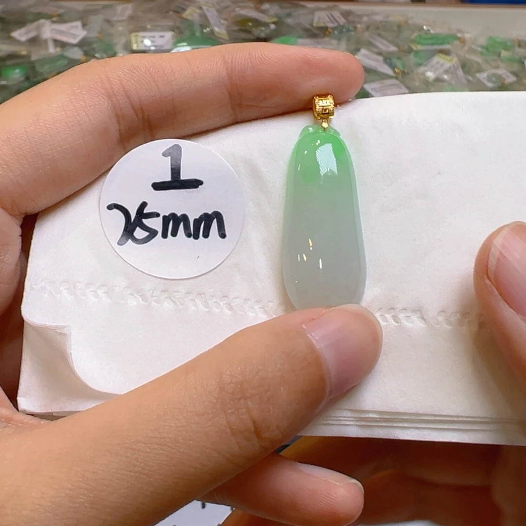 吊坠(不含链)18K金镶嵌翡翠