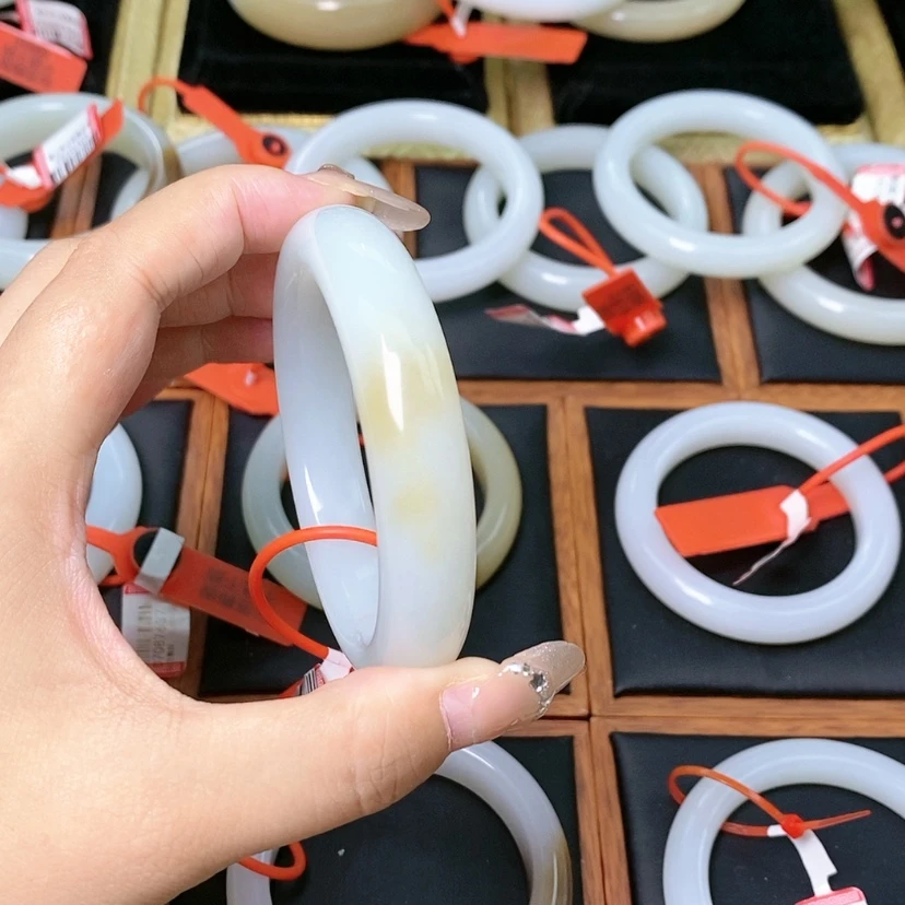【闪购商品】和田玉手镯未镶嵌