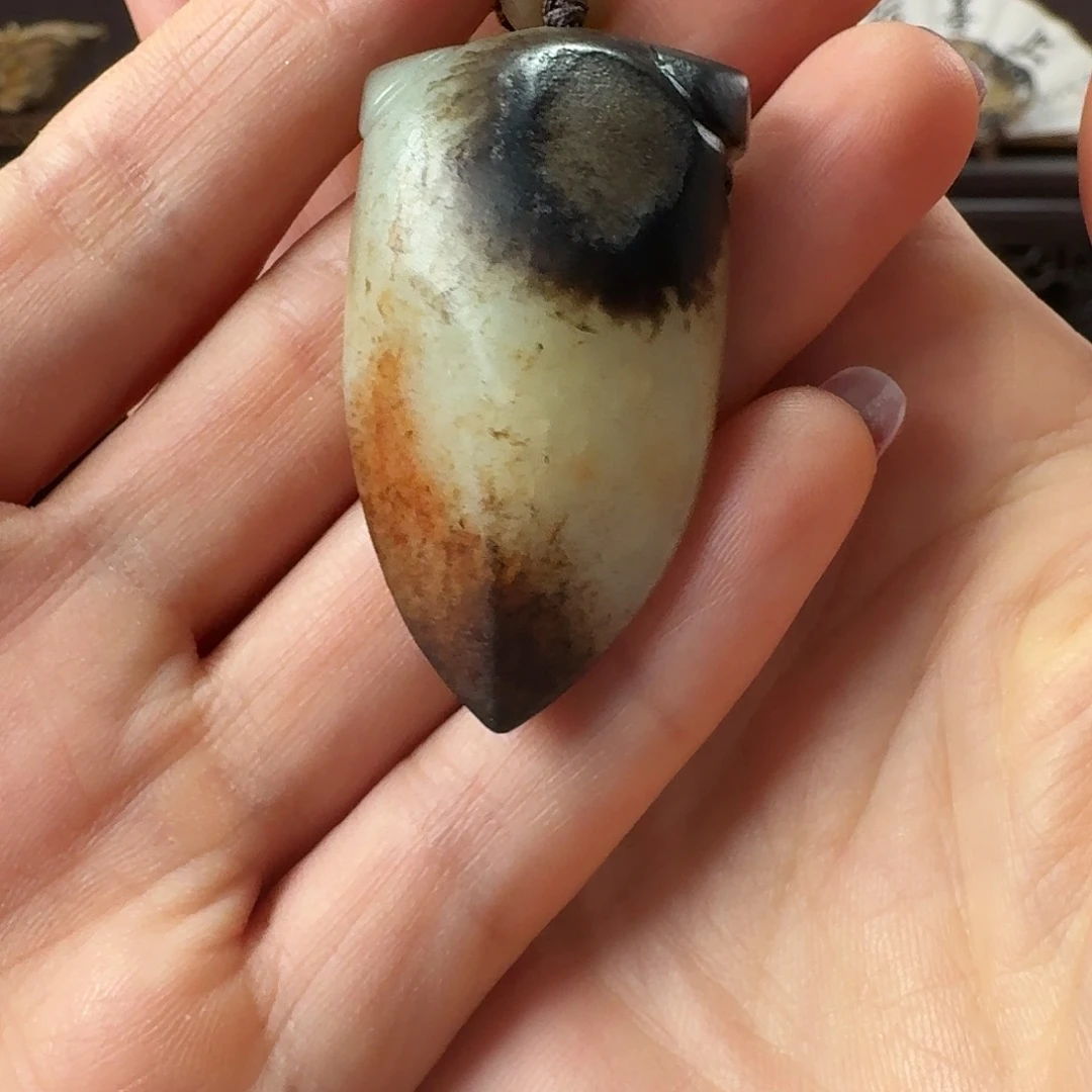 正***和田玉未镶嵌颈饰